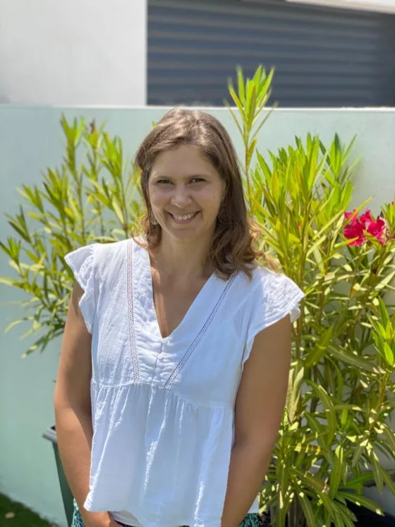 Charlotte Pons dans son jardin, à Prades-le-Lez