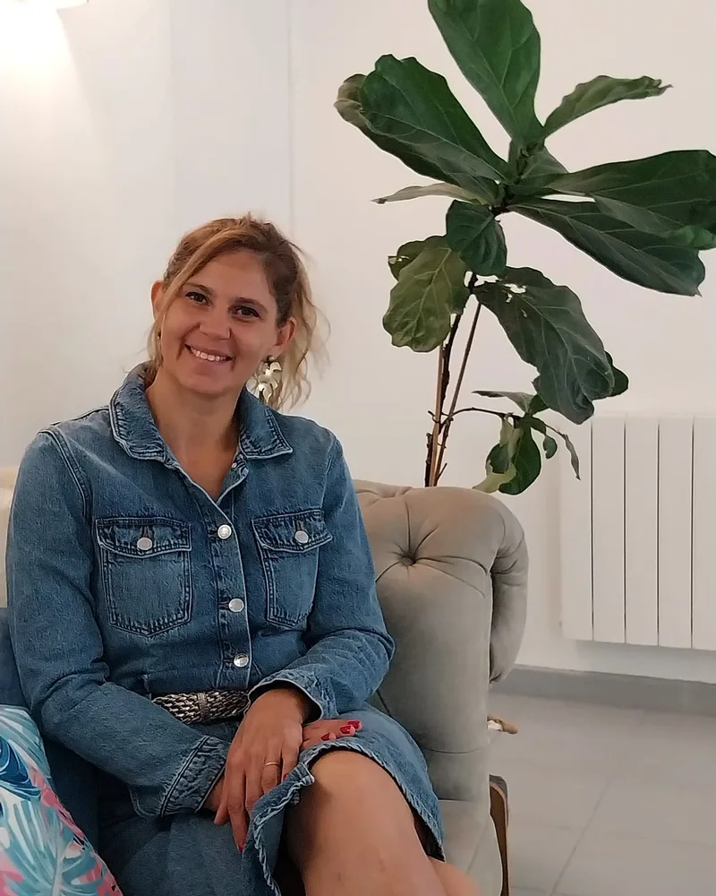 Charlotte Pons, sophrologue, dans son cabinet à Prades-le-Lez